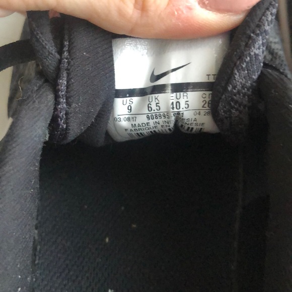 Nike flex contact tennis shoes - Picture 3 of 3